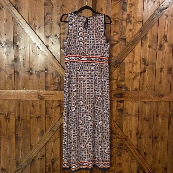 Beautiful Maxi Dress - Picture 4 of 5